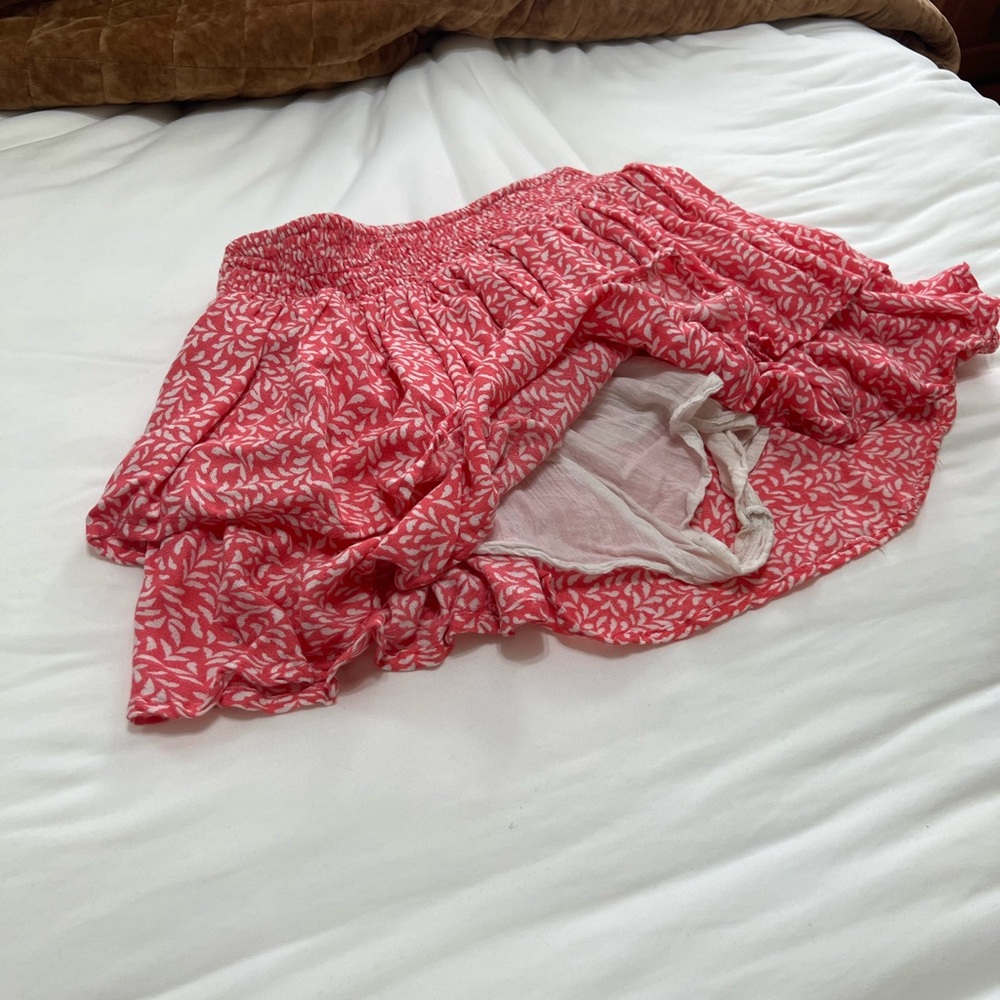 Isaac Mizrahi Coral Leaf Print Skorts